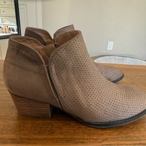 Lifestride Stylish Brown Ankle Boots for Women